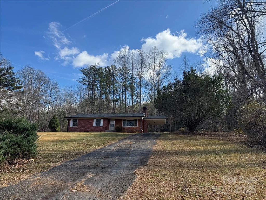 5046 Old Linville Road, Marion