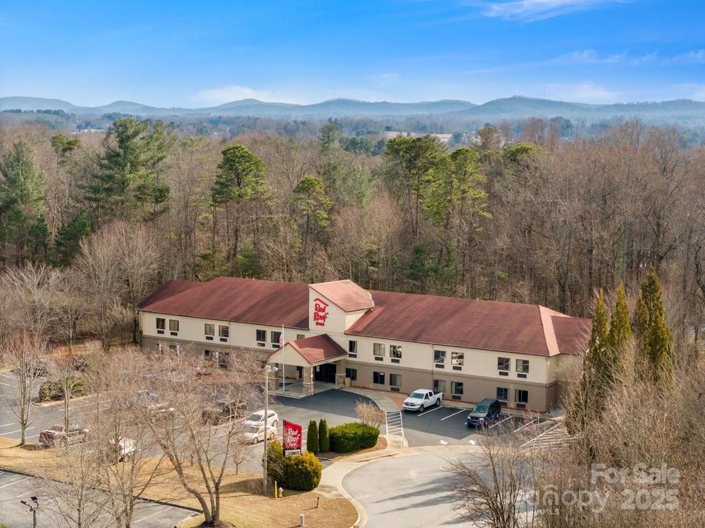 240 Mitchelle Drive, Hendersonville