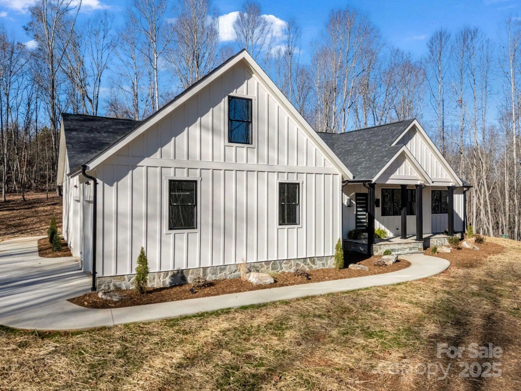 135 Hilltop Street, Morganton