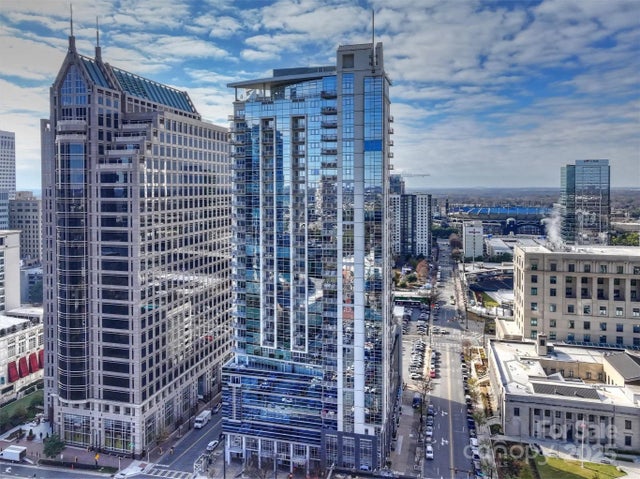 333 W Trade Street 1903, Charlotte