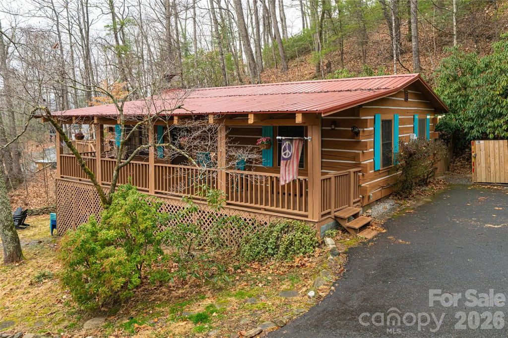 16 Rocky Glen Trail, Black Mountain