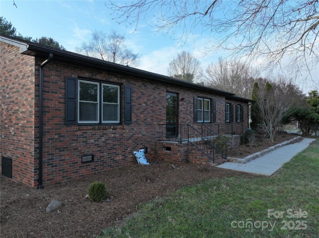 451 James Farm Road, Statesville