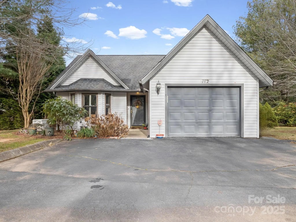112 Cimarron Drive, Asheville
