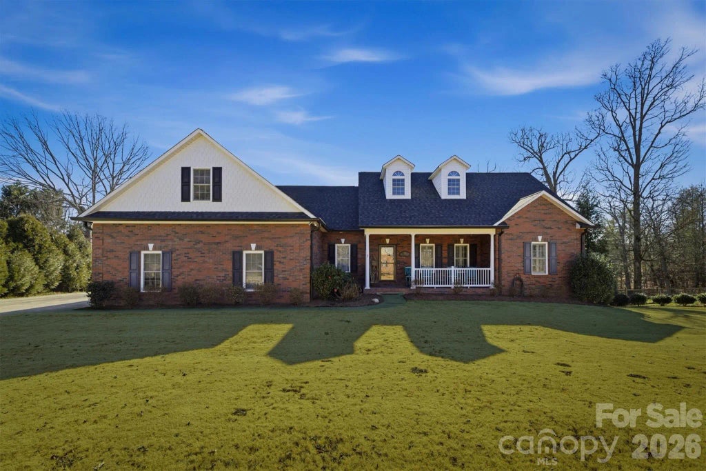 106 River Hills Way, Morganton