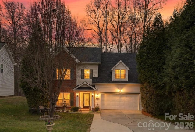 1913 Thorn Crest Drive, Waxhaw