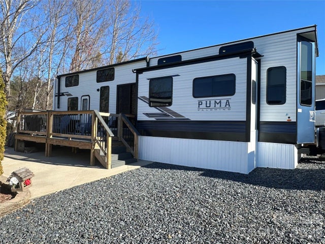 106 Eagle Drive, New London