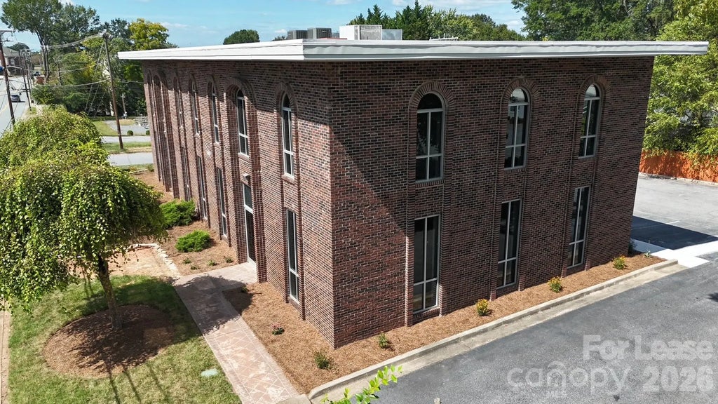 375 10th Avenue Drive Ne, Hickory