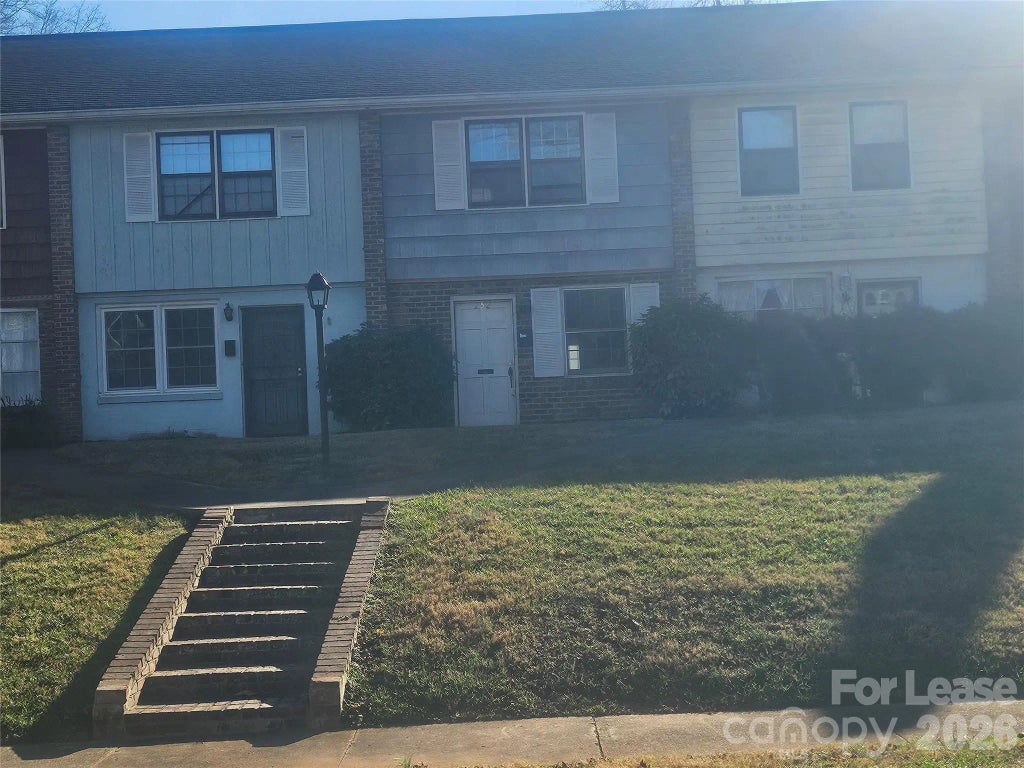 252 5th Avenue Ne, Hickory