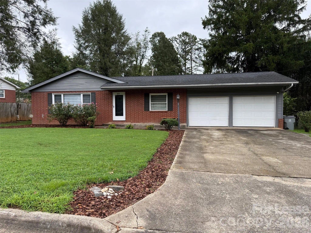 824 Hawthorne Drive, Lenoir