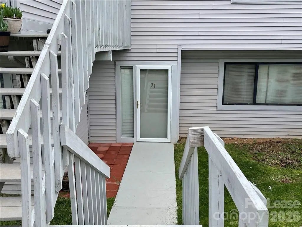 1050 21st Avenue Nw 91, Hickory