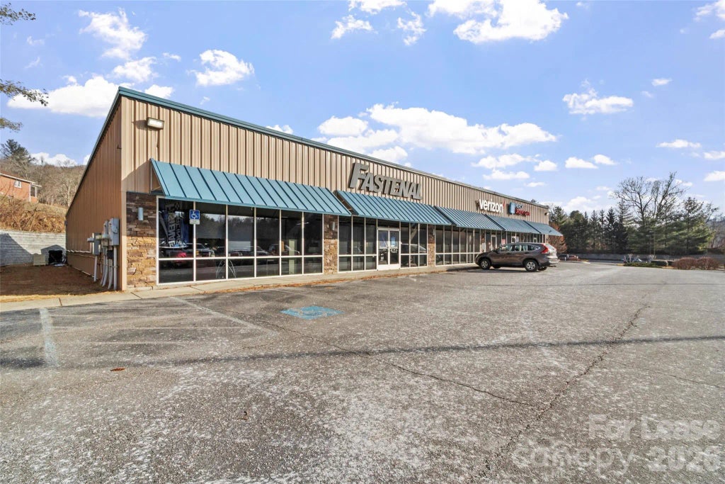 41 Charlie Brown Road, Burnsville