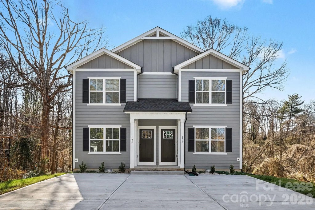 106 10th Avenue Se, Hickory