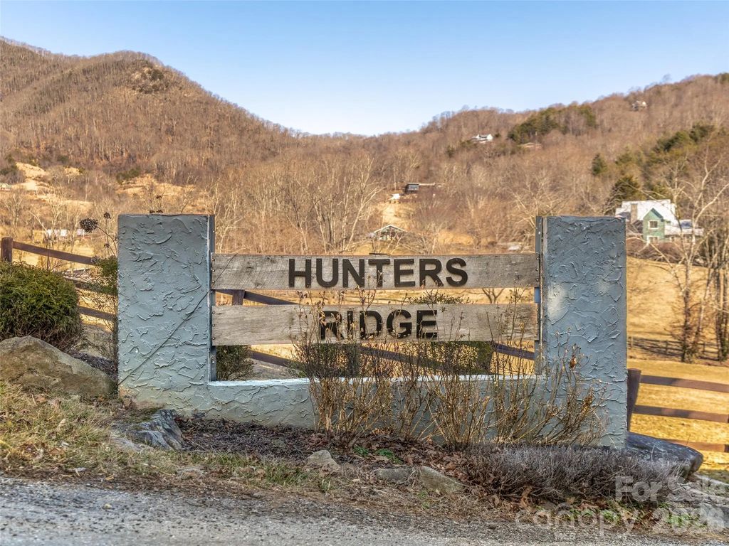 9999 Hunters Ridge Drive, Canton