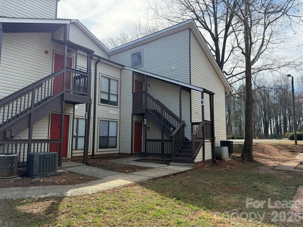 4617 Sharon Chase Drive H, Charlotte