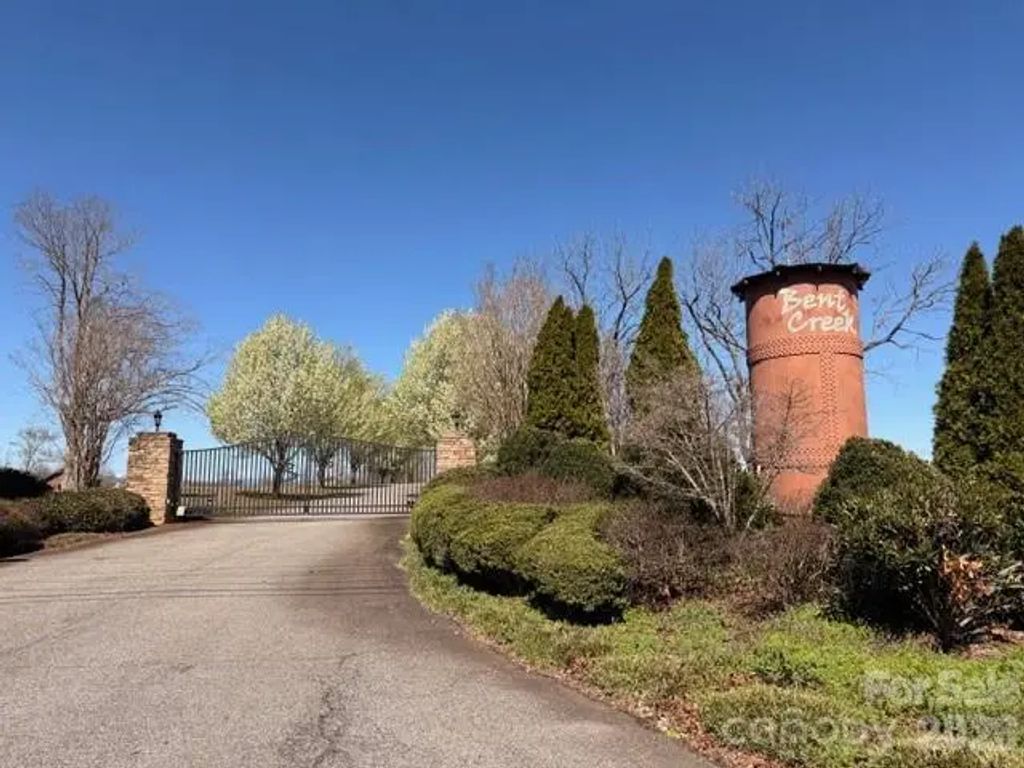 659 Bent Creek Drive 35, Nebo