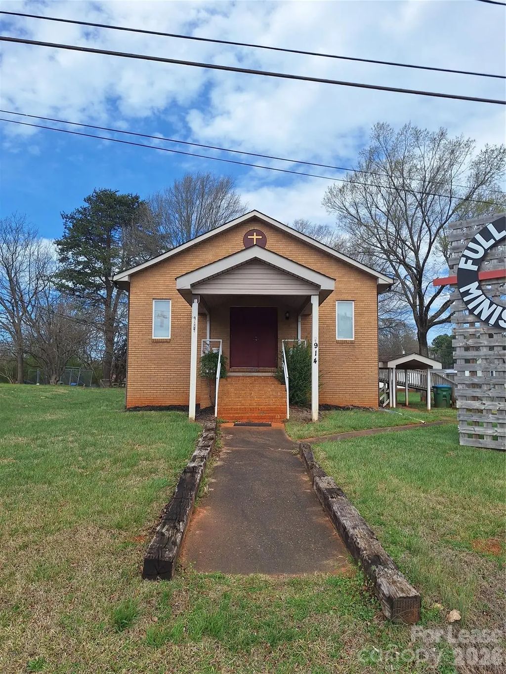914 W Carolina Avenue, Bessemer City