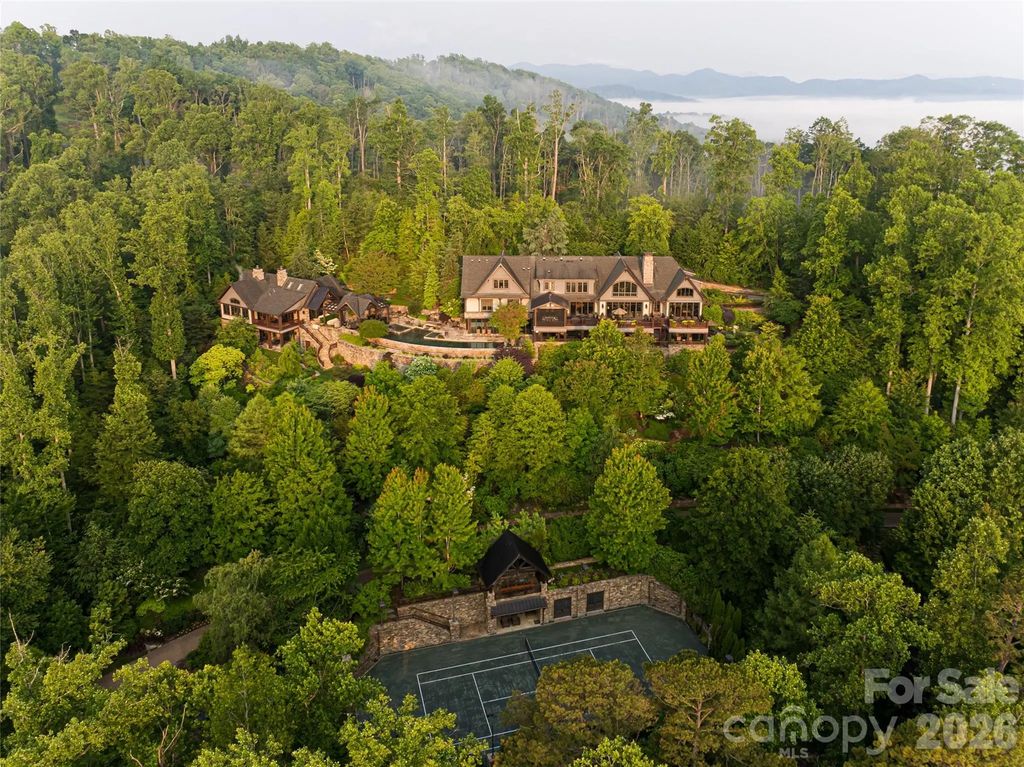 66 N Deerhaven Lane, Asheville