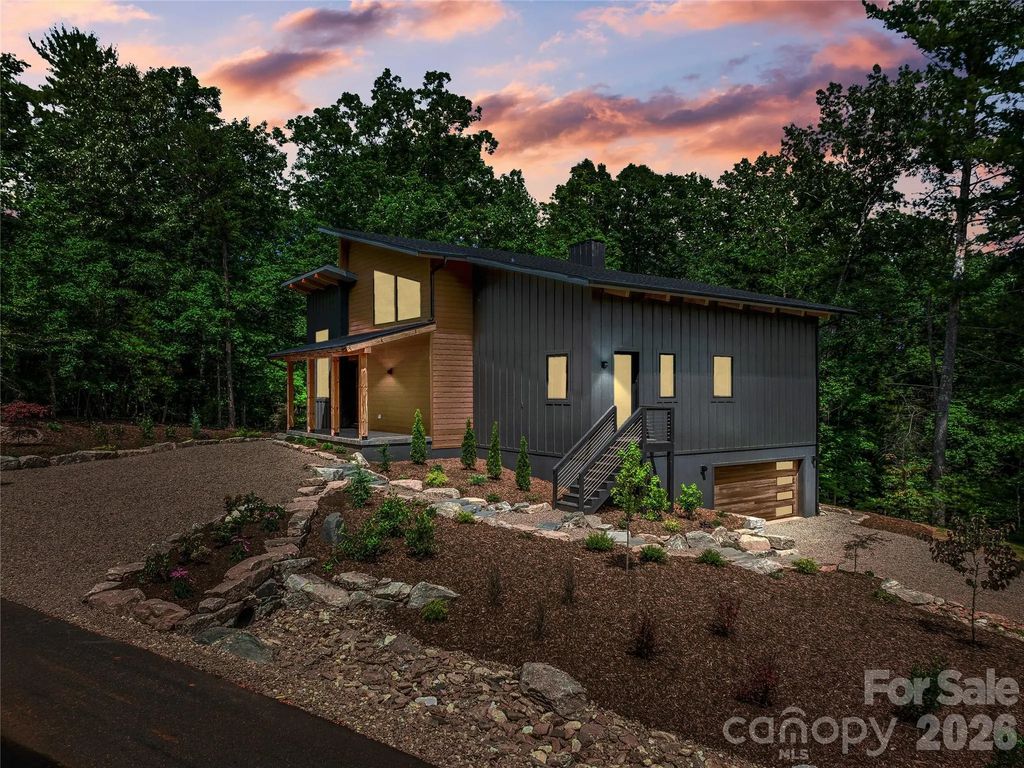1180 West Lake Road, Marion