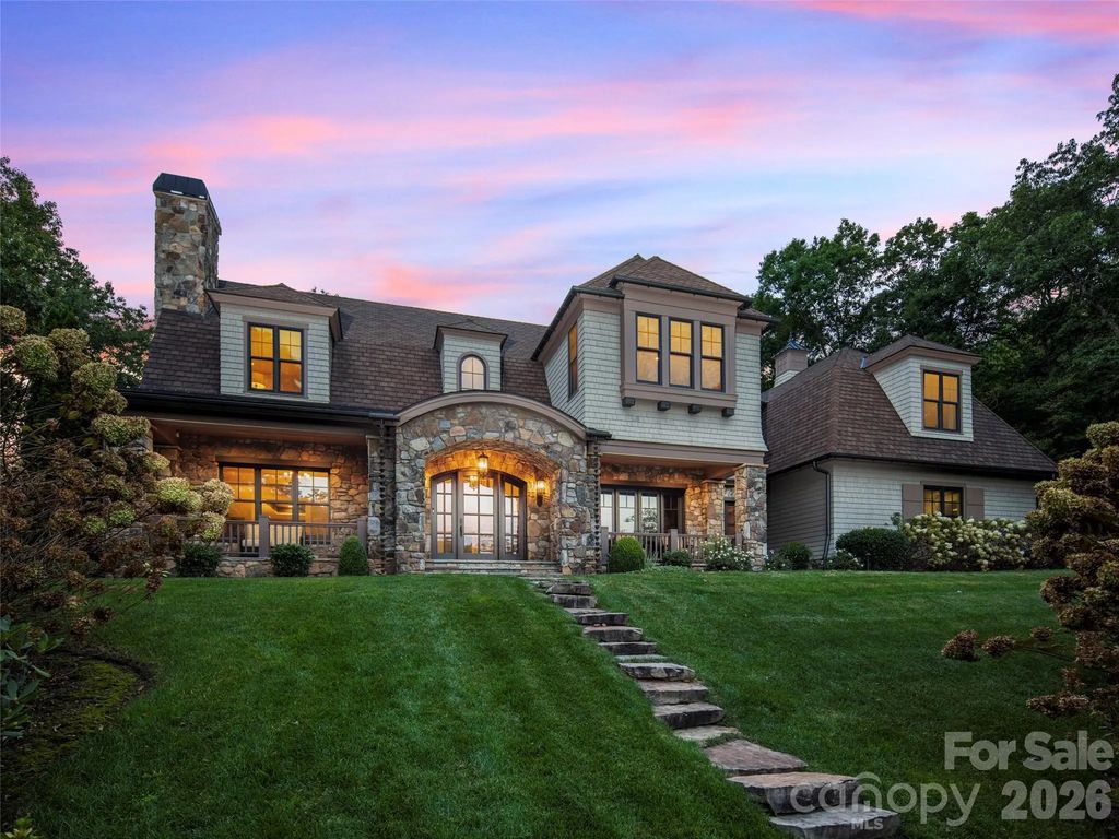 1946 White Tree Trail, Arden