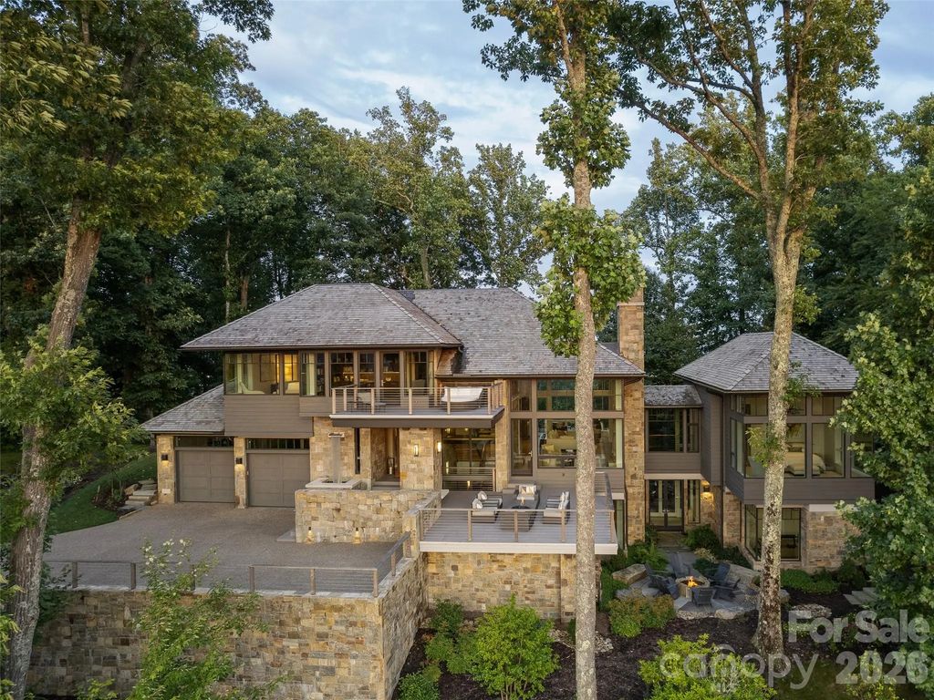 8 Deer Grass Court, Arden