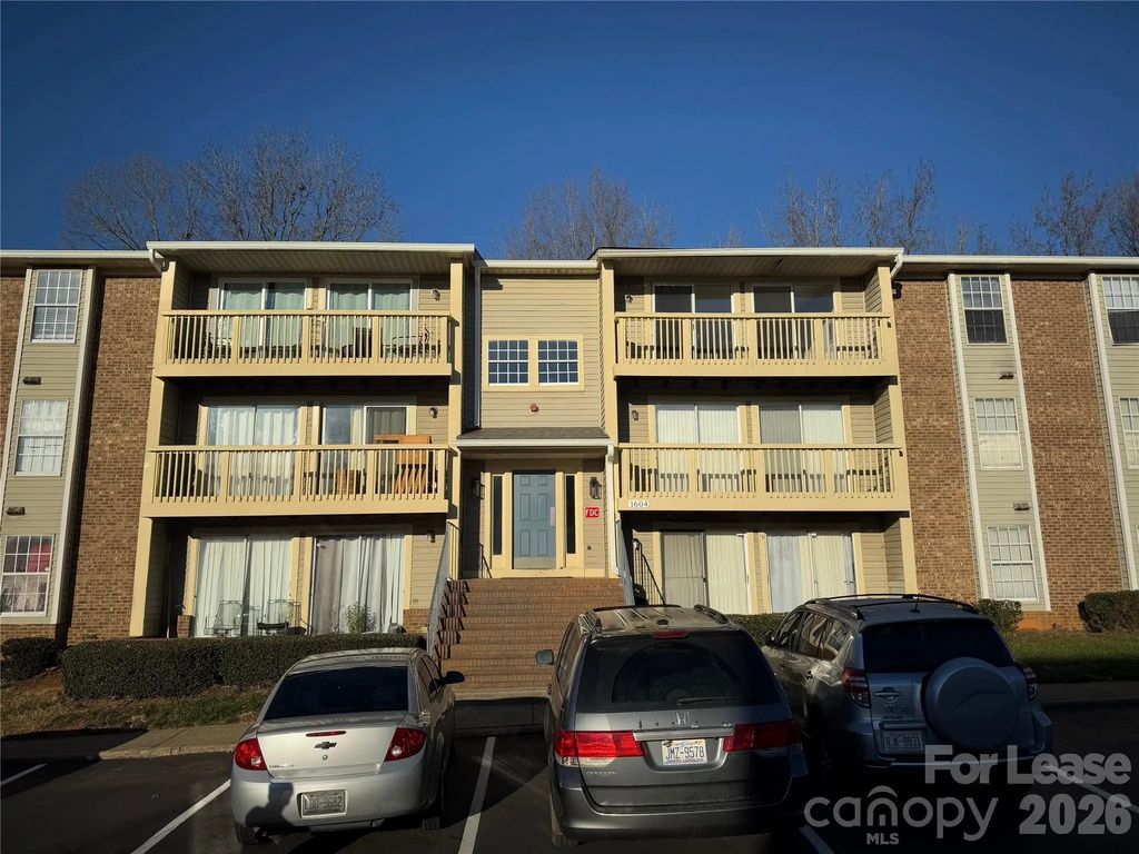 1604 Arlyn Circle, Charlotte