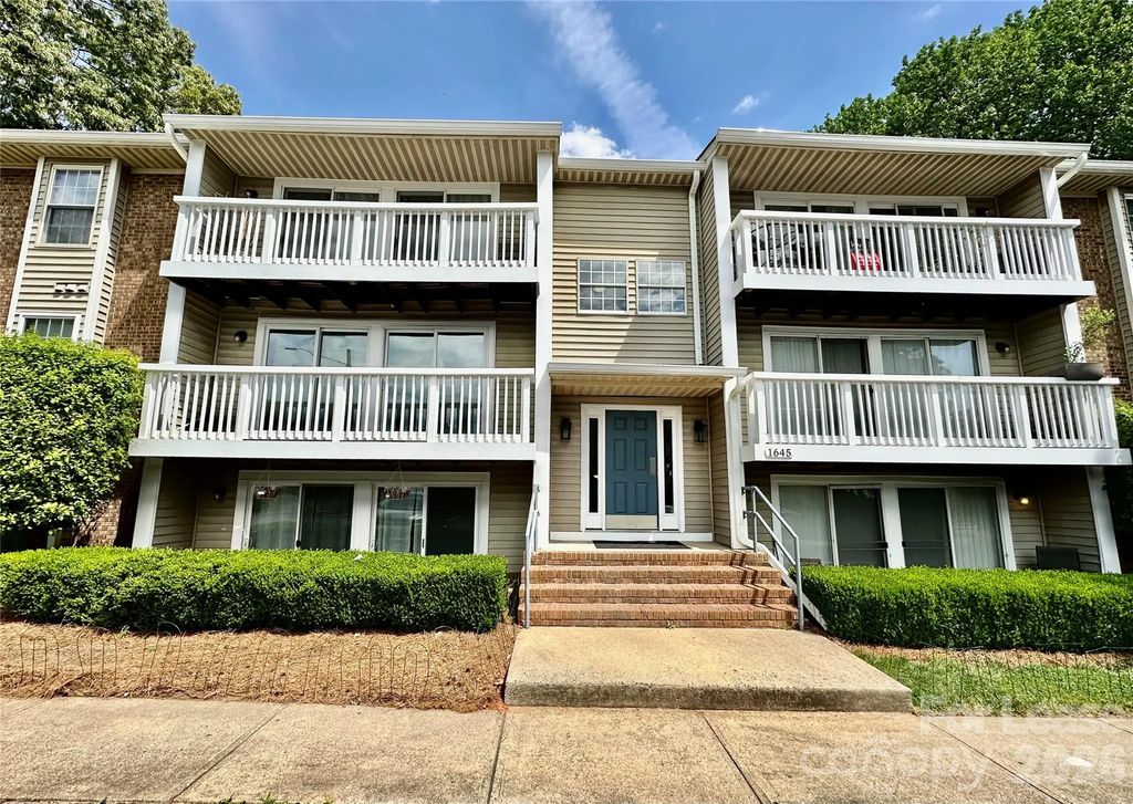 1645 Arlyn Circle A, Charlotte