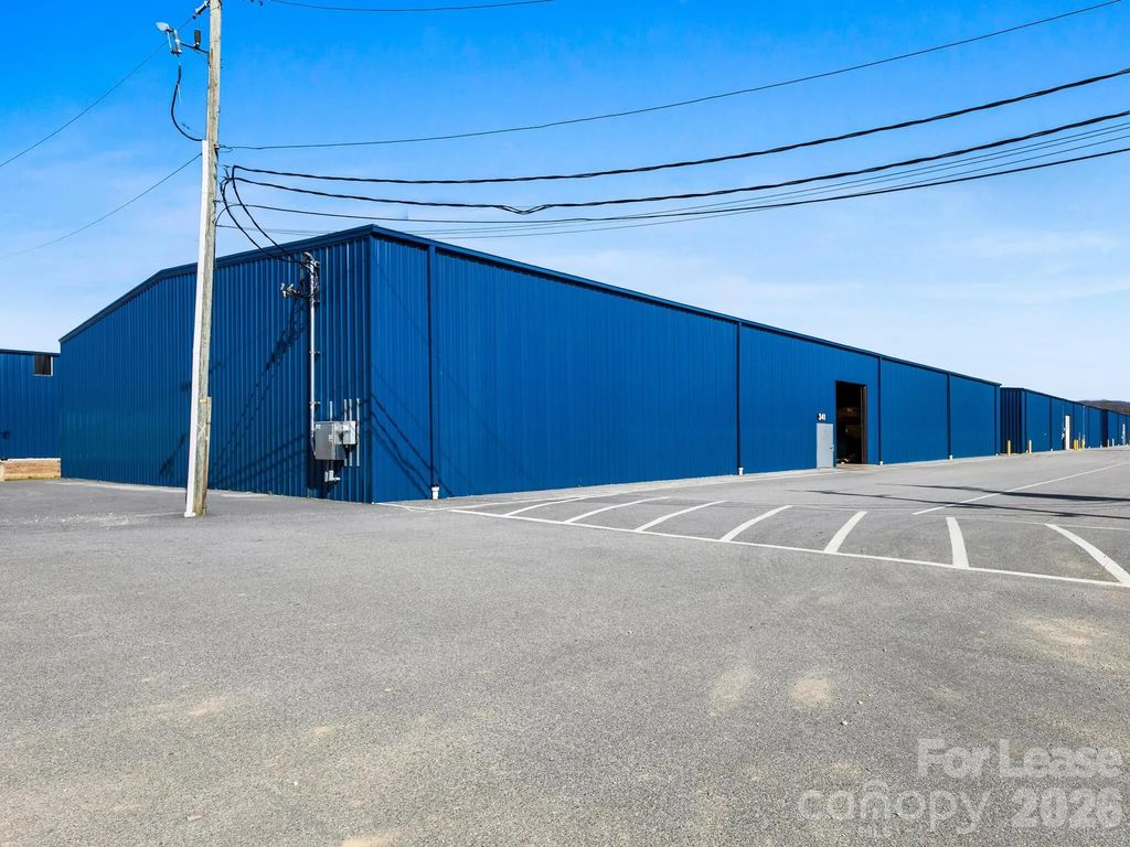 341 L A White Drive, Fletcher