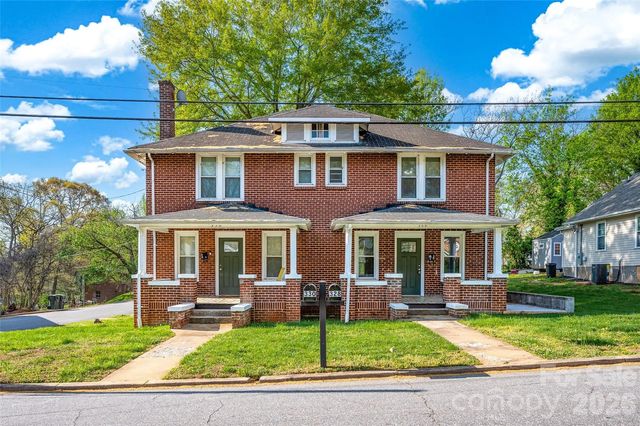 328-330 3rd Avenue Se, Hickory