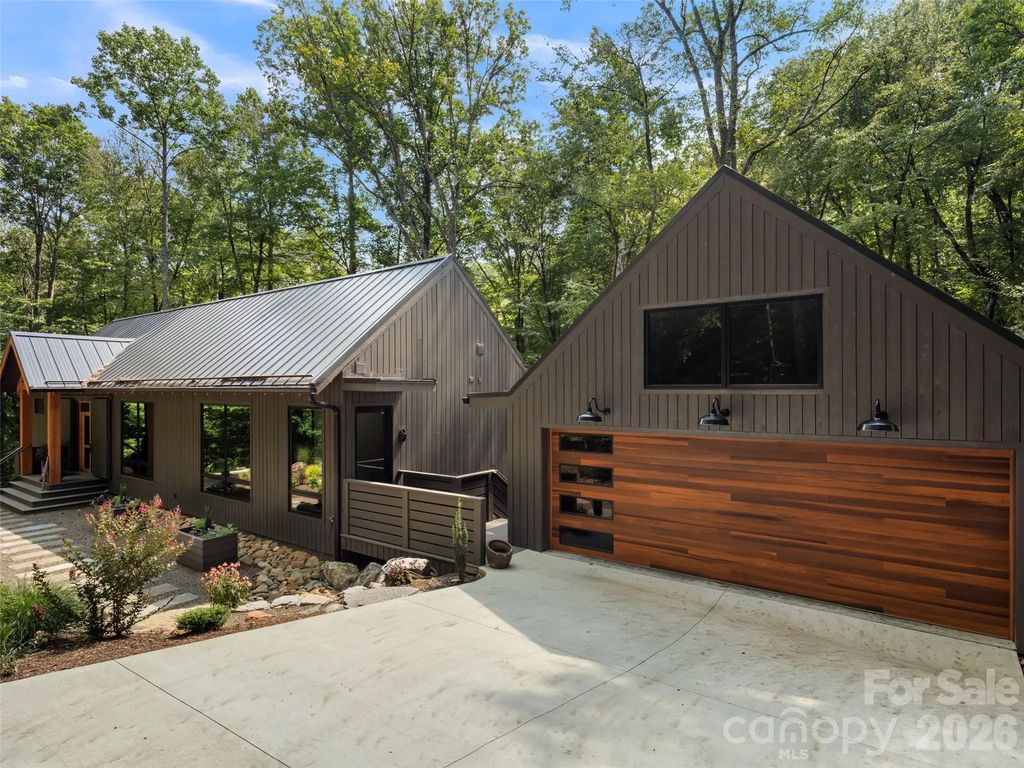 80 Hemlock Circle, Black Mountain