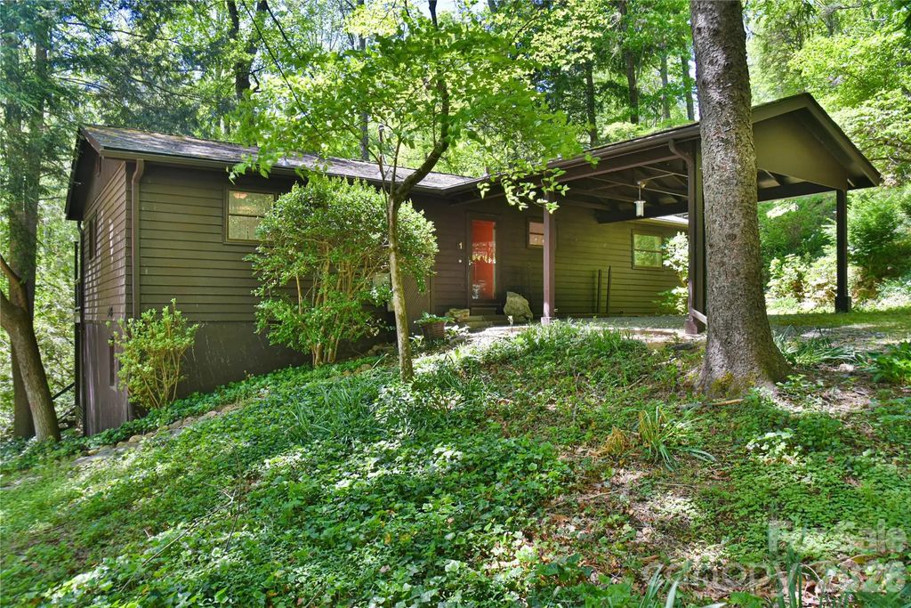 1 Hillcrest Lane, Black Mountain