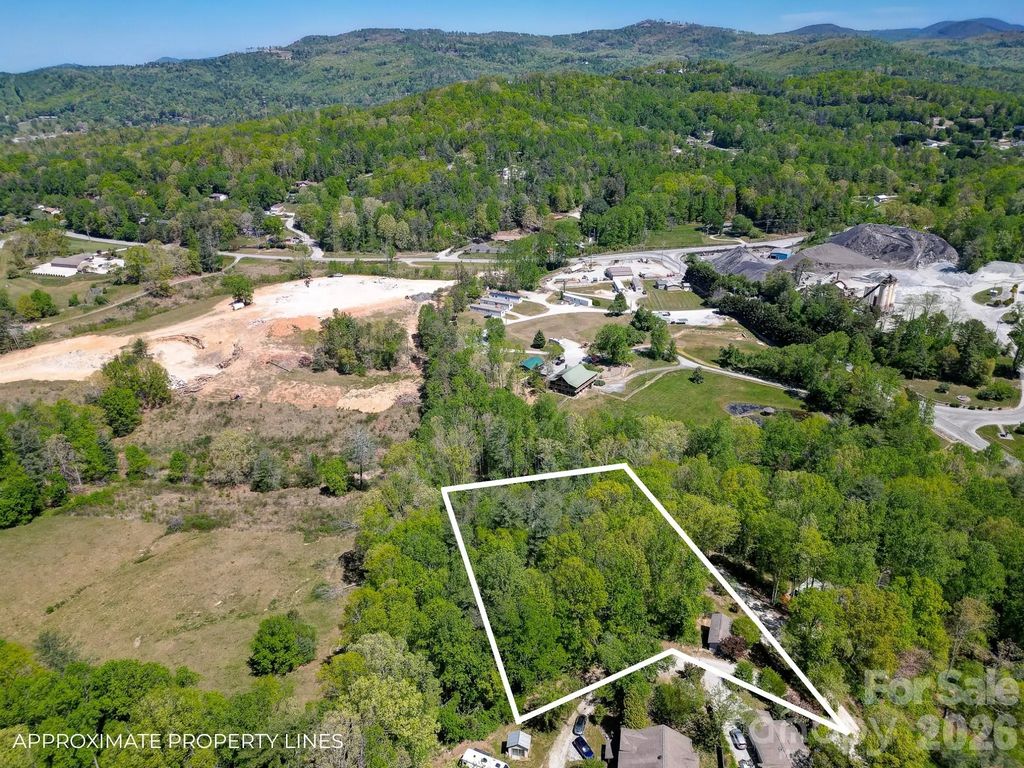 99999 Hicks Mountain Road, Hendersonville