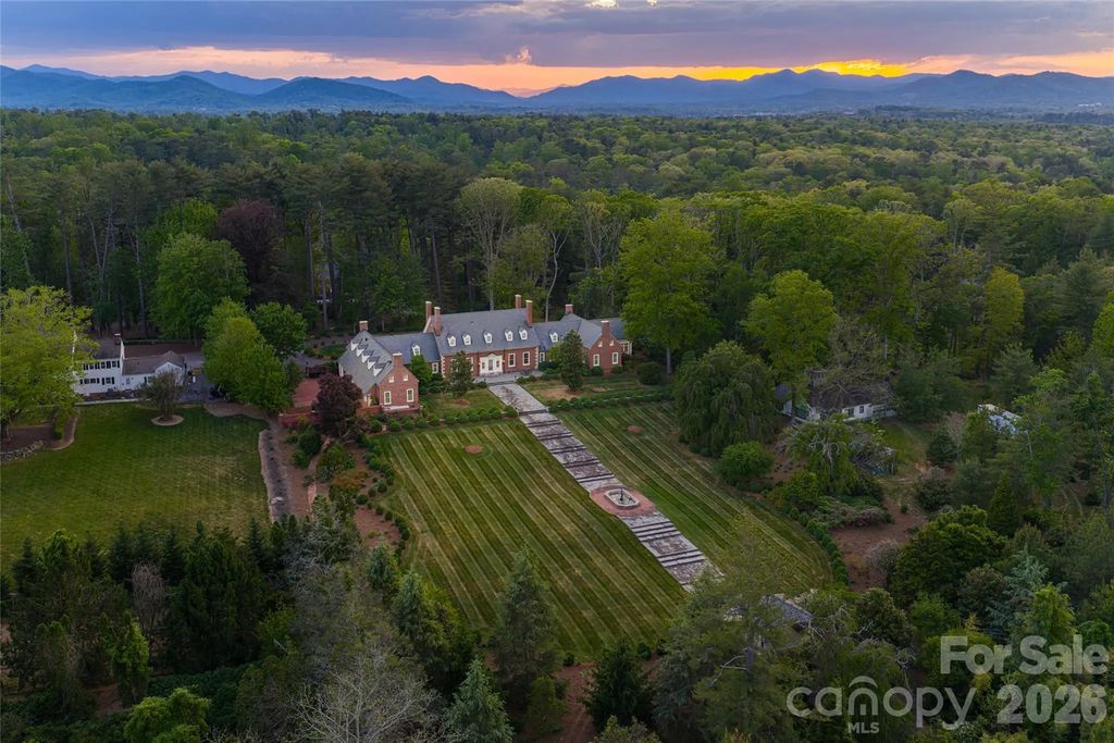 324 Vanderbilt Road, Asheville