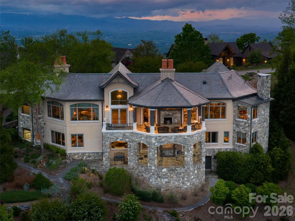83 Summit Tower Circle, Asheville