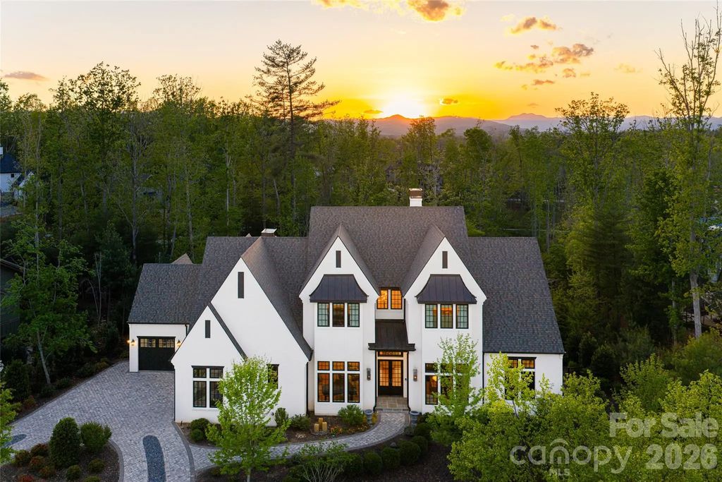 6 Stansbury Drive, Asheville