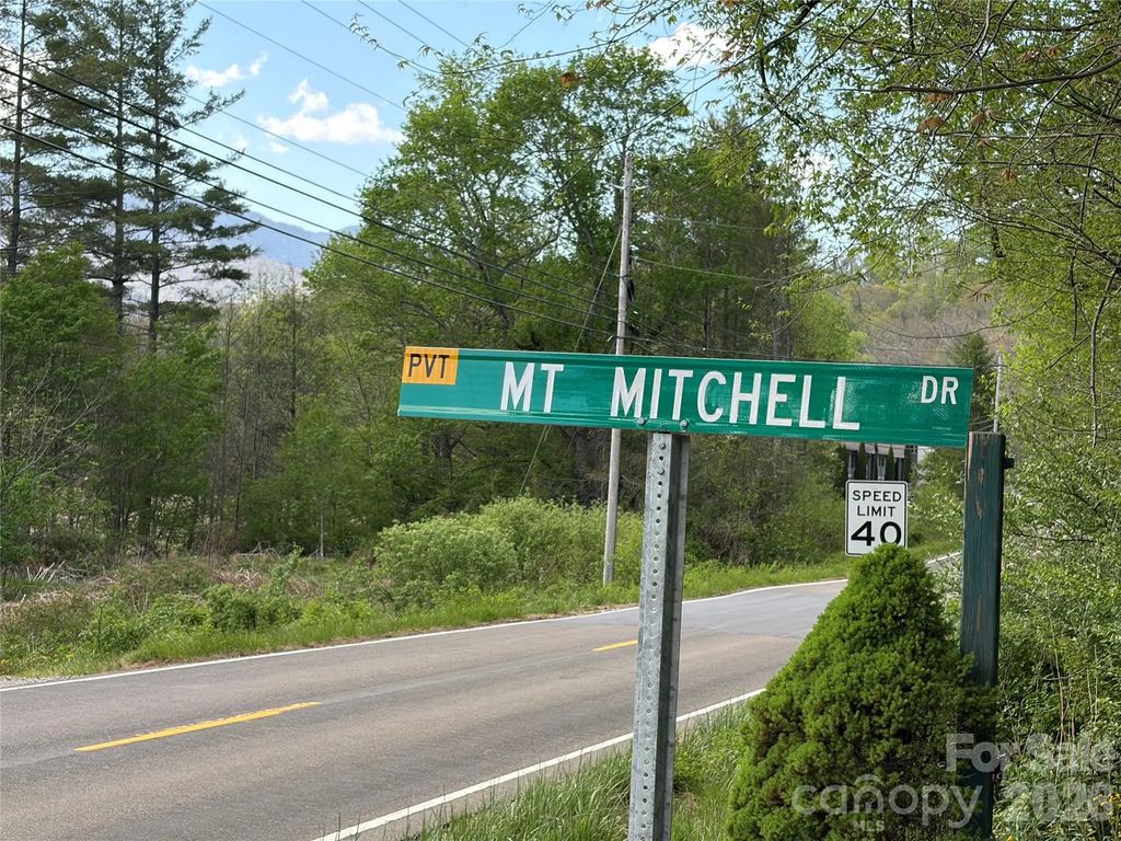 000 Mt. Mitchell Drive, Burnsville