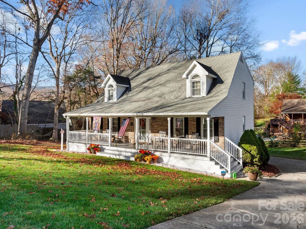 808 Lakey Gap Road, Black Mountain