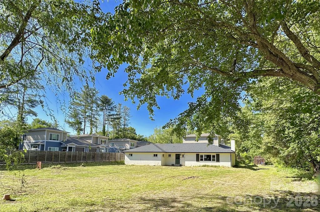 402 Blue Ridge Road, Black Mountain