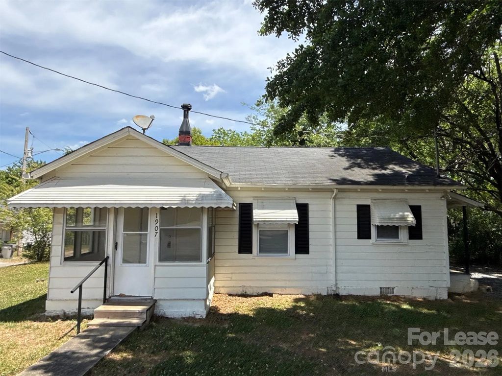 1907 E Elm Street, Gastonia
