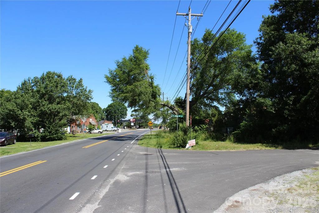 617 Us 221 Highway, Rutherfordton