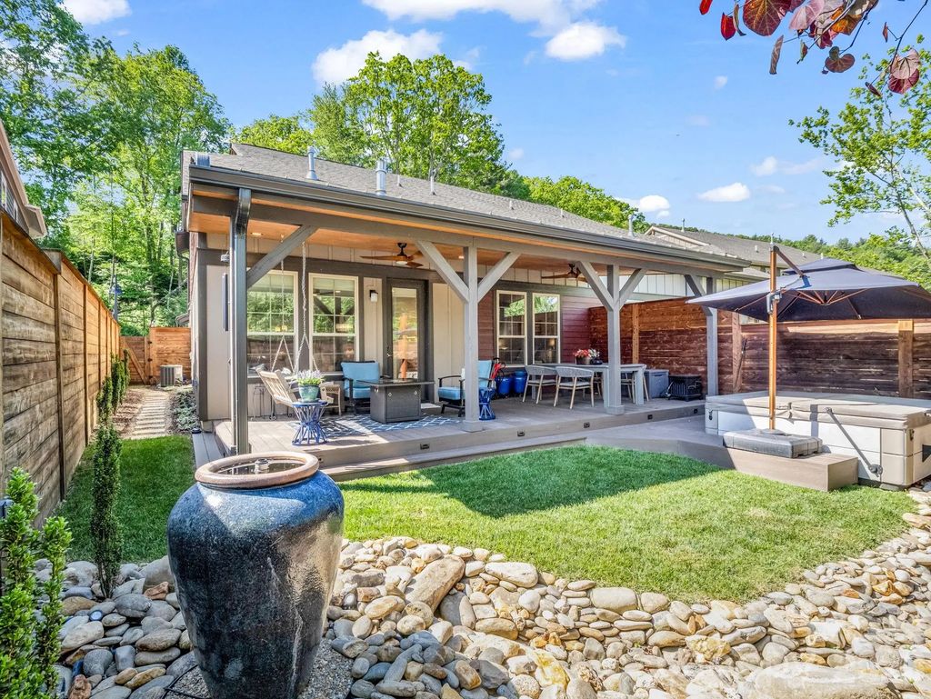 564 Sweet Birch Park Lane, Black Mountain