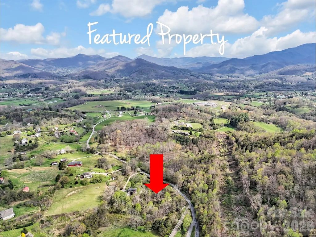 676 Cathey Cove Road, Waynesville