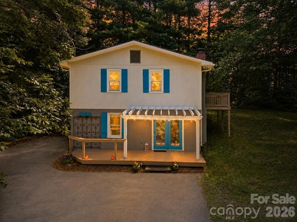 95 Walker Cove Road, Black Mountain