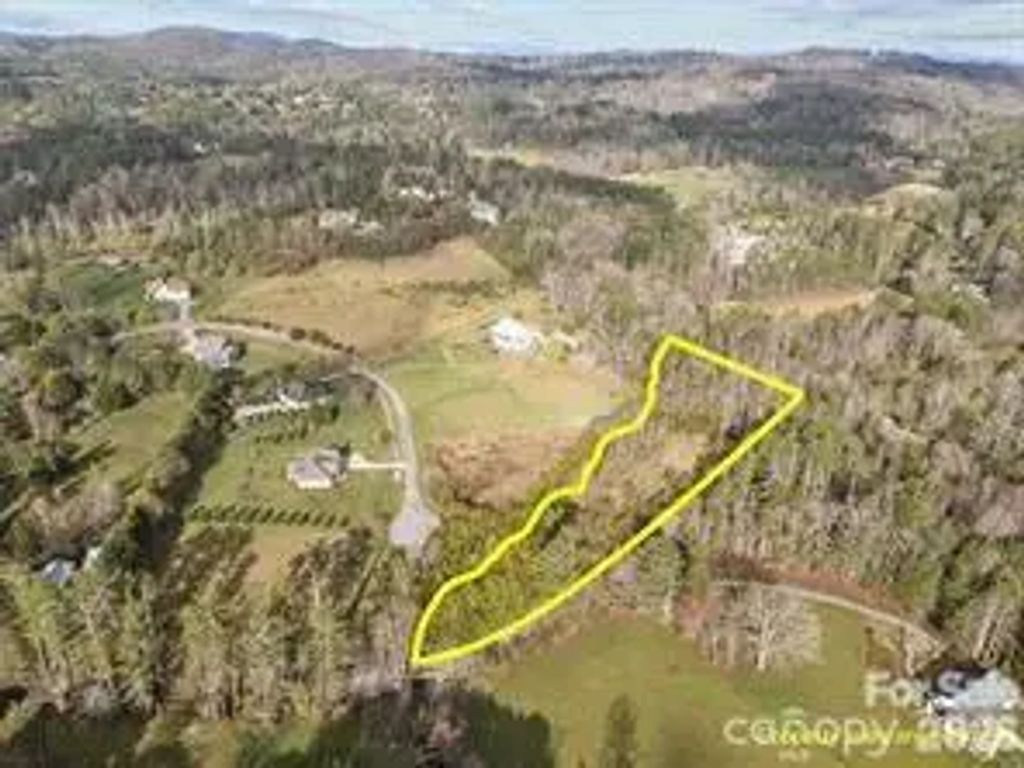 425 Nelson Valley Lane, Hendersonville