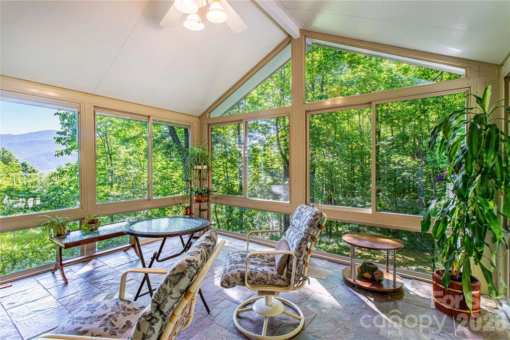 22 Great Aspen Way, Black Mountain