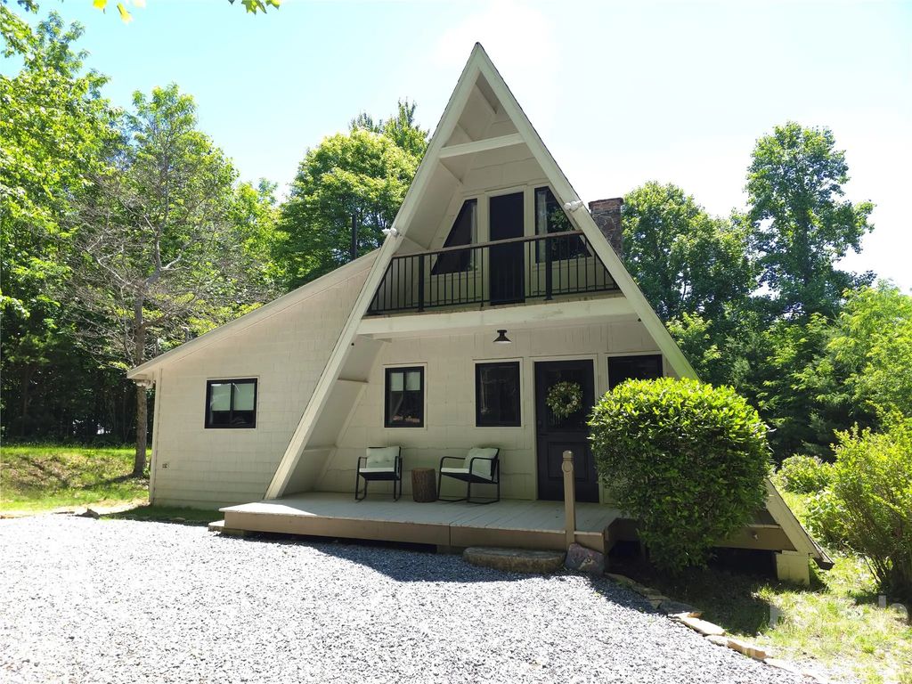 826 Shumont Road, Black Mountain