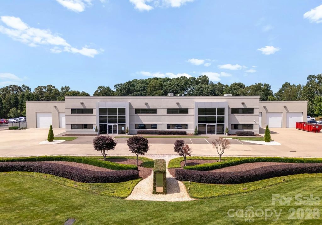 258-260 W Aviation Drive, Statesville