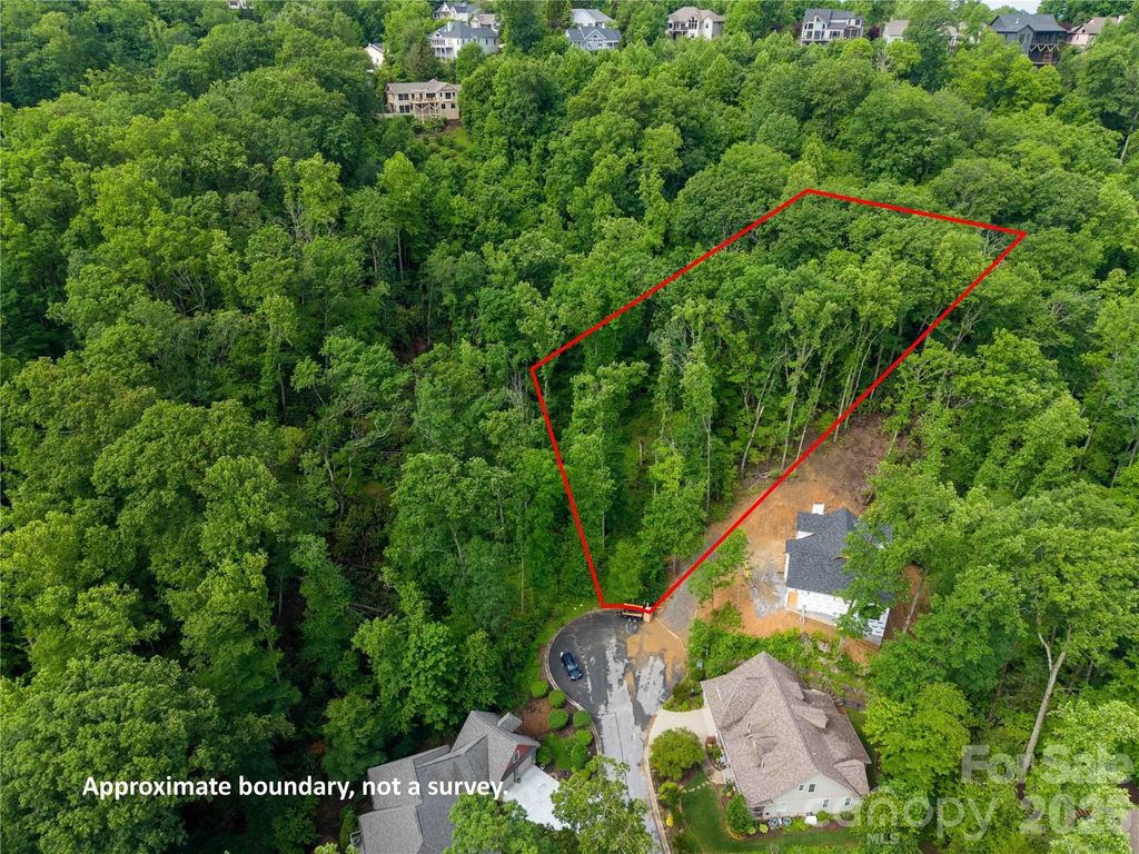 334 Carriage Crest Drive, Hendersonville