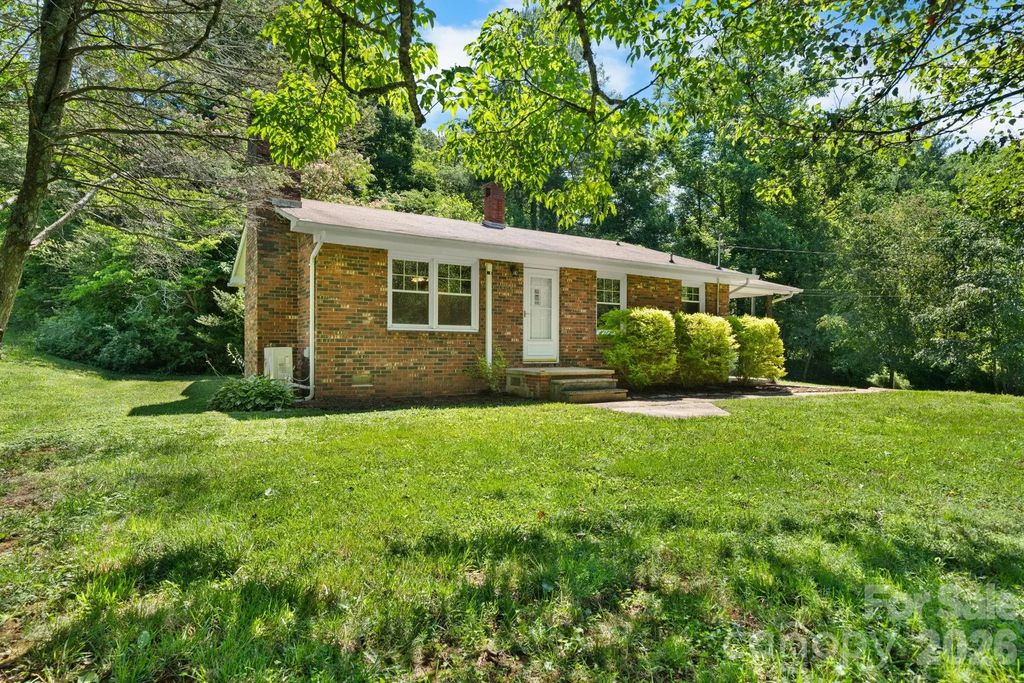 333 Chapel Hill Church Loop, Marion