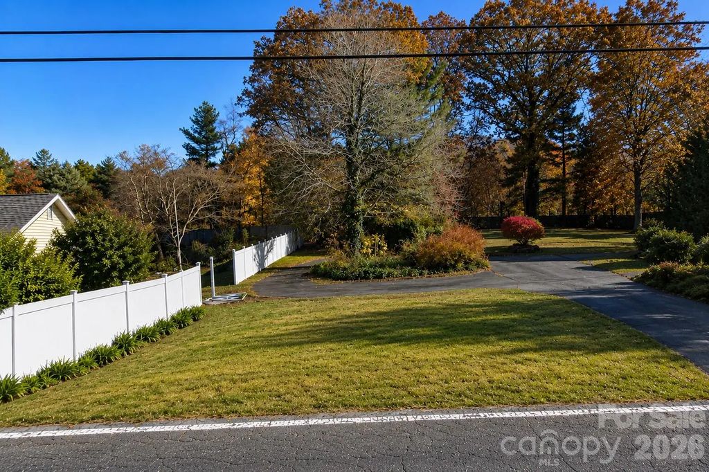 9999 Northeast Avenue, Swannanoa