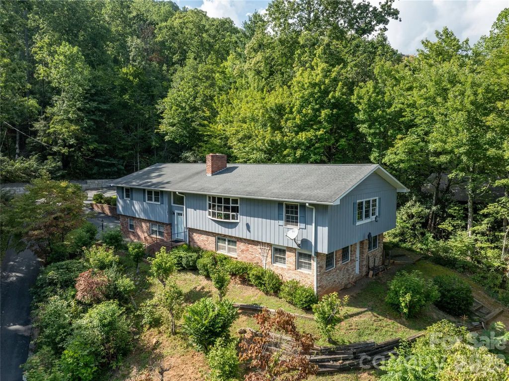45 Mountain View Avenue, Black Mountain